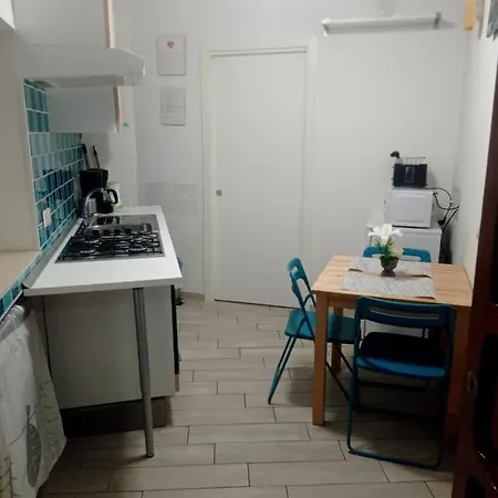 Blue House Apartment *